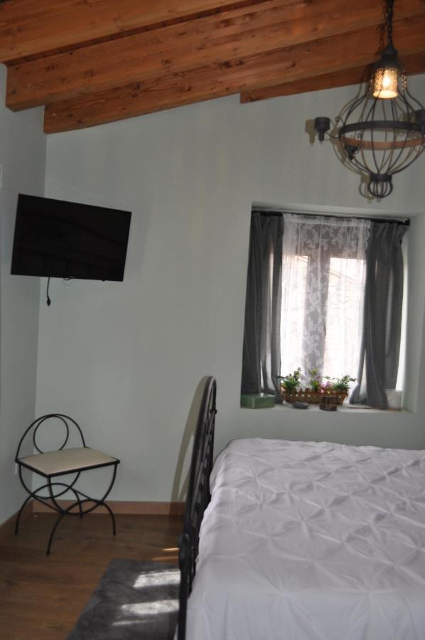 El Rincon Secreto De Gredos Especializada En Celiaquia Y Diabetes Y Jacuzzi Pension Tormellas Buitenkant foto